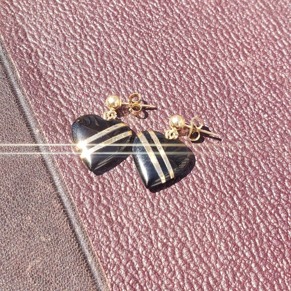 Vintage 14k & Onyx Heart Earrings - Picture 3 of 4